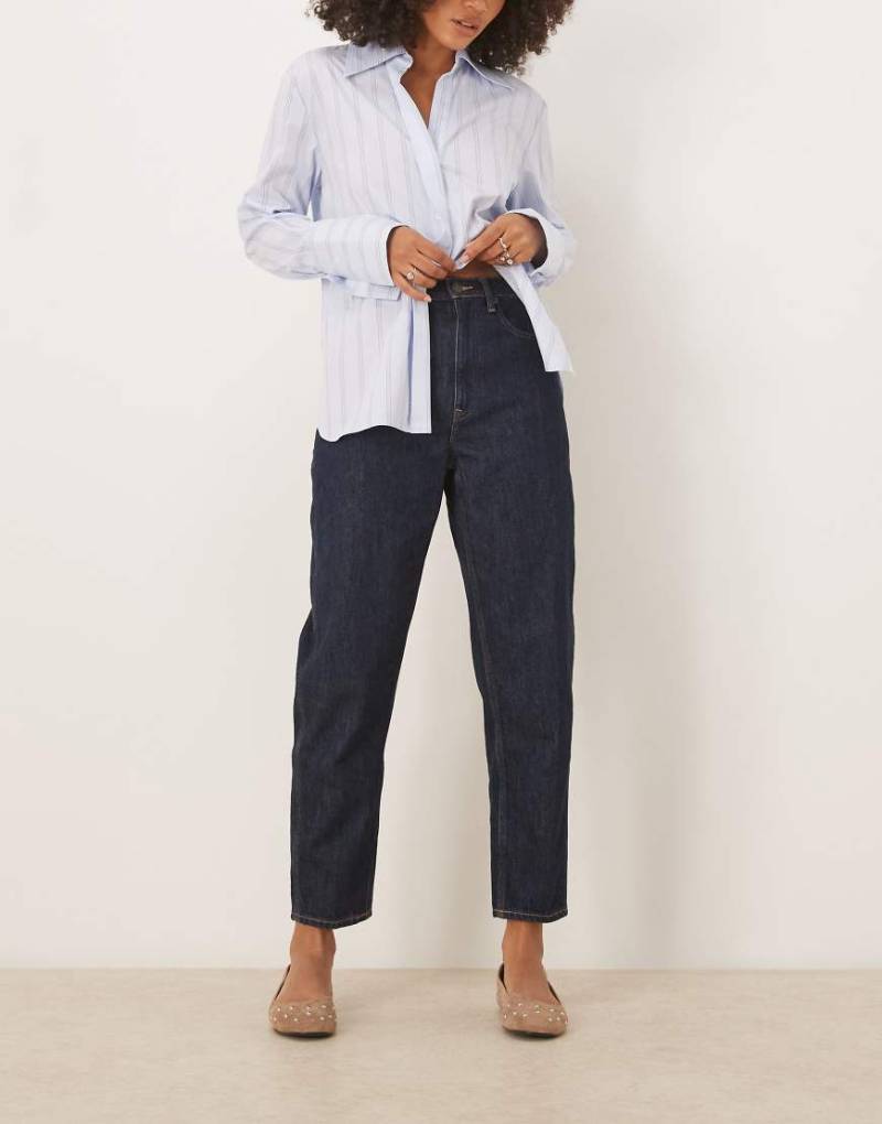 Polo Ralph Lauren - Kelilah - Schmal zulaufende Barrel-Leg-Jeans in verwaschenem Dunkelblau von Polo Ralph Lauren