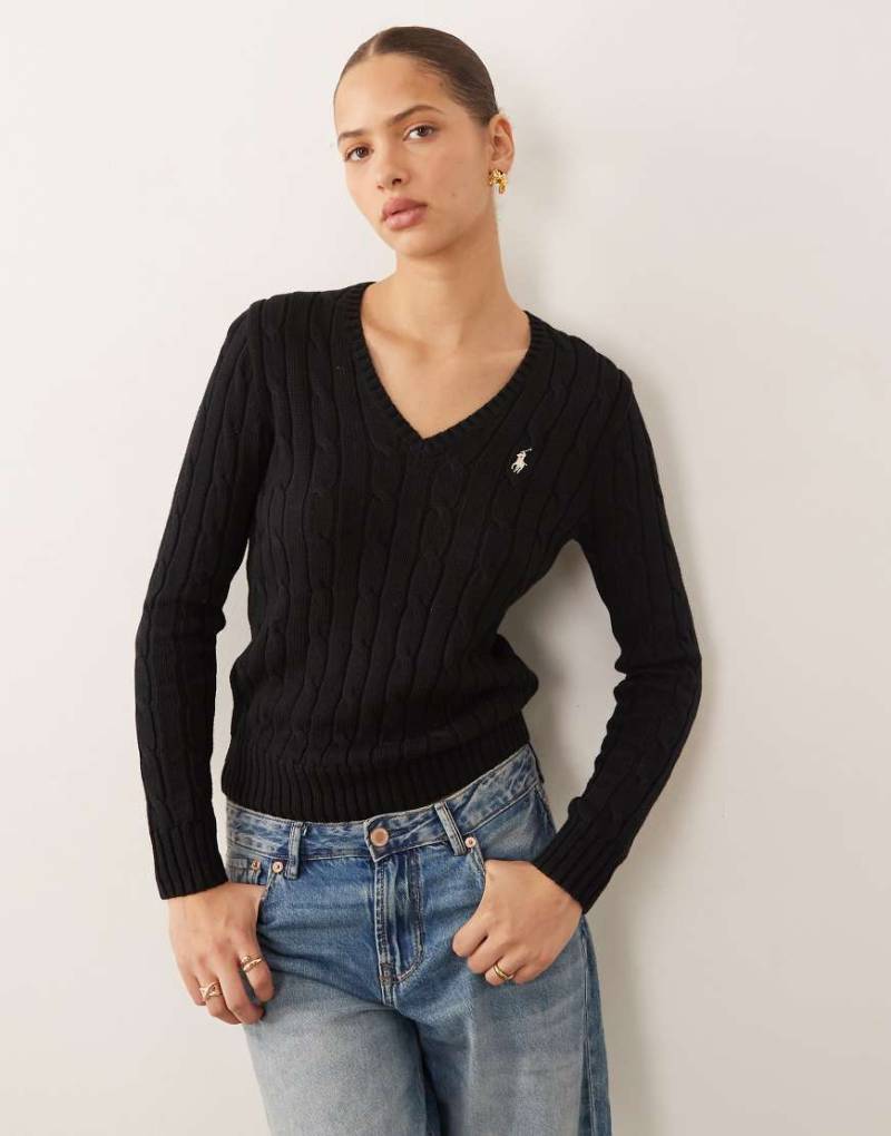 Polo Ralph Lauren - Kimberly - Strickpullover aus Baumwolle in Polo-Schwarz mit Zopfmuster, V-Ausschnitt und Markenlogo von Polo Ralph Lauren