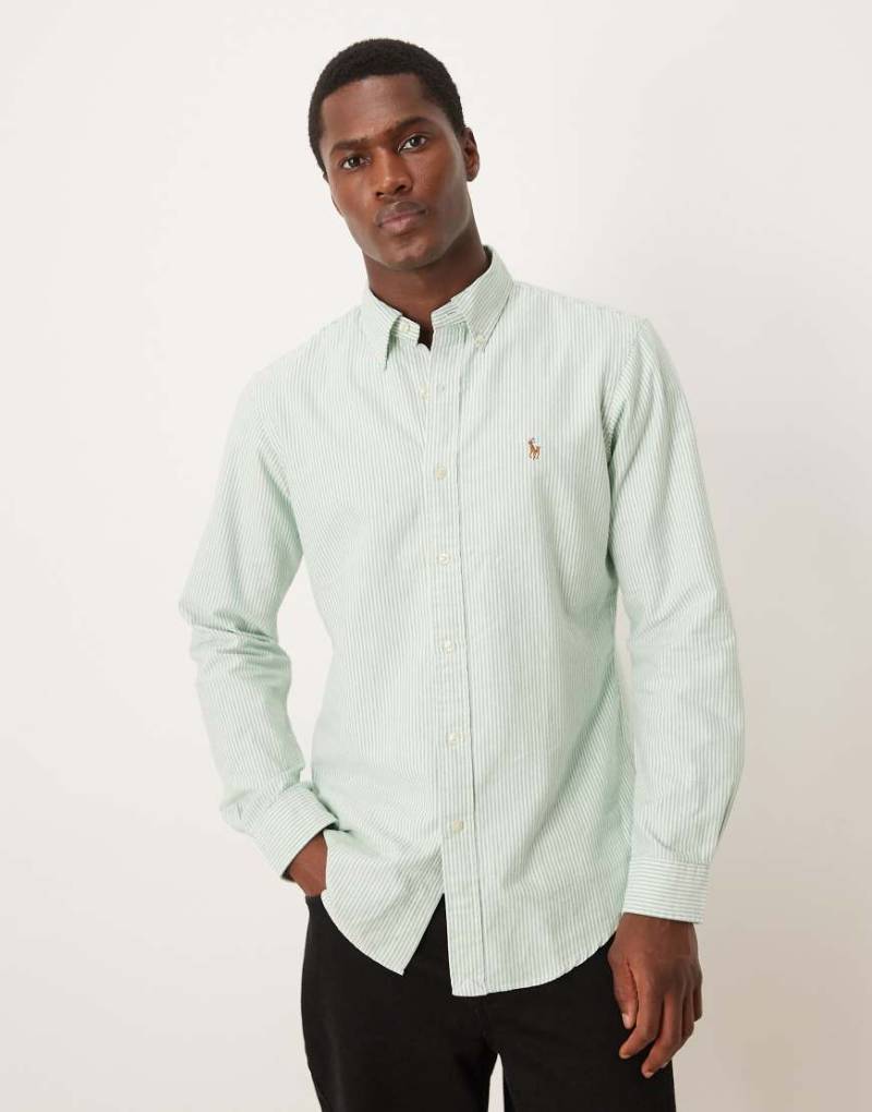 Polo Ralph Lauren - Körperbetontes Oxford-Hemd mit Streifen in Grün und Weiß und Markenlogo von Polo Ralph Lauren