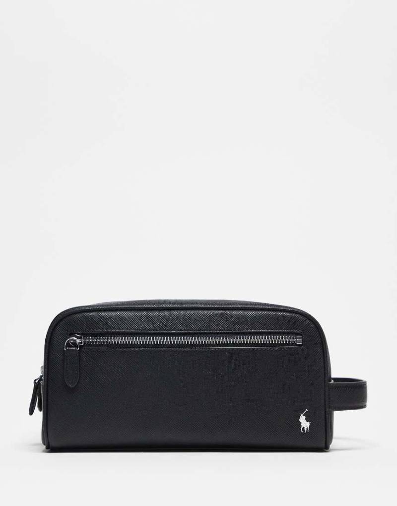 Polo Ralph Lauren - Kulturtasche aus Leder in Schwarz mit ikonischem Logo in Silber Polo Ralph Lauren - Kulturtasche aus Leder in Schwarz mit ikonischem Logo in Silber von Polo Ralph Lauren