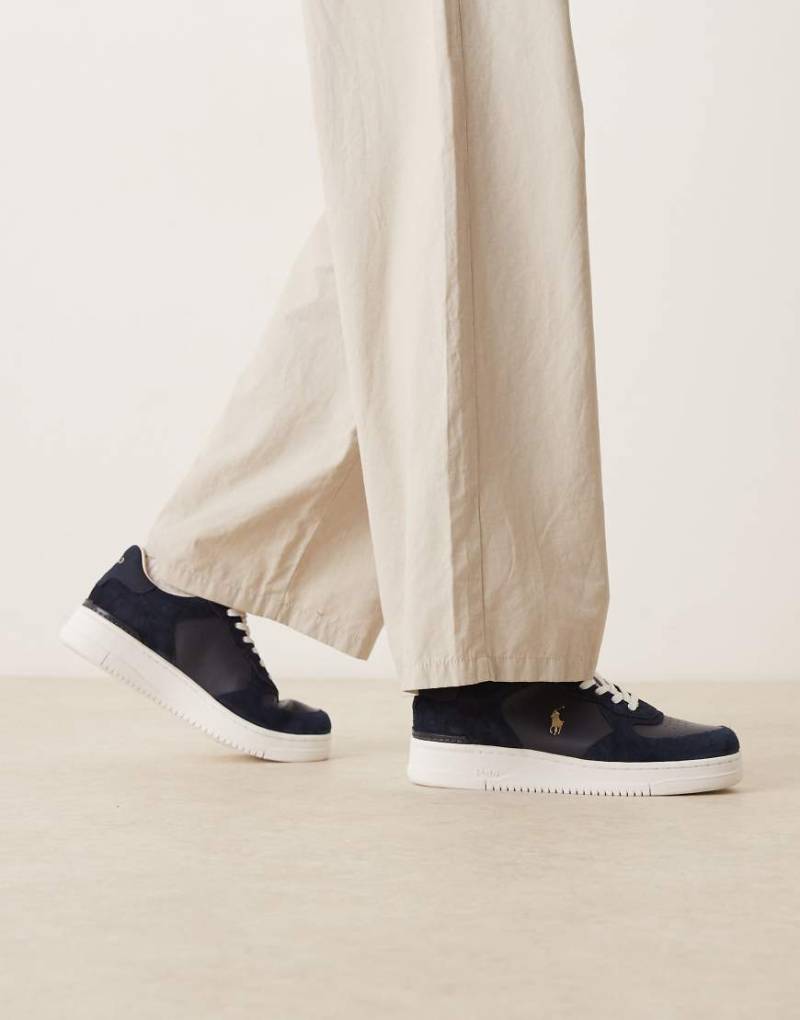 Polo Ralph Lauren - Masters Court - Sneaker aus Wildleder und Leder in Marineblau von Polo Ralph Lauren