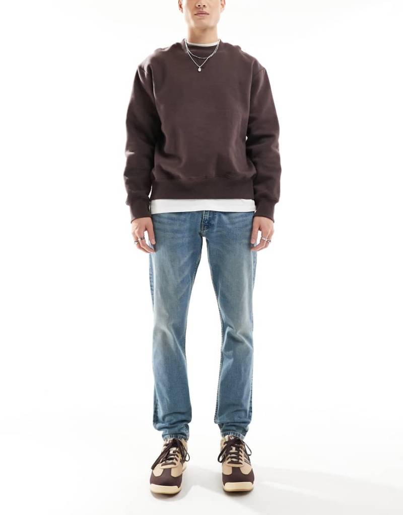 Polo Ralph Lauren - Parkside - Straight-Fit-Jeans in mittelblauer Waschung mit niedrigem Bund und Markenlogo auf Gesäßtasche von Polo Ralph Lauren