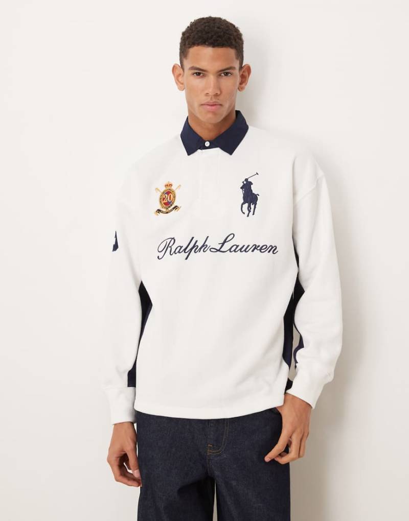 Polo Ralph Lauren - Rugby-Sweatshirt aus schwerem Fleece in Weiß mit großem Handschrift- und Spieler-Logo von Polo Ralph Lauren