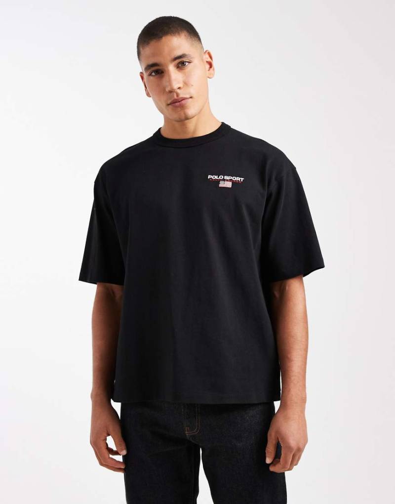 Polo Ralph Lauren - Sport Capsule - Relaxed-Fit-T-Shirt aus schwerem Stoff in Schwarz mit kleinem Flaggen-Logo von Polo Ralph Lauren