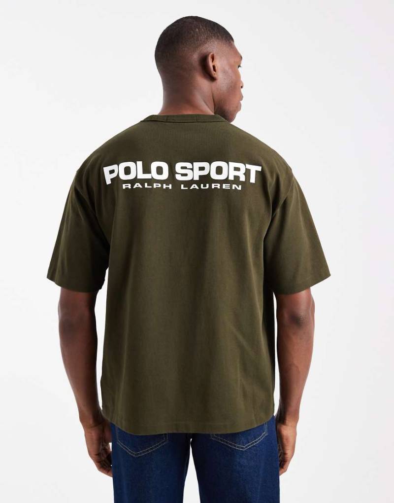 Polo Ralph Lauren - Sport Capsule - Relaxed-Fit-T-Shirt in Olivgrün mit Flaggenlogo auf dem Rücken von Polo Ralph Lauren