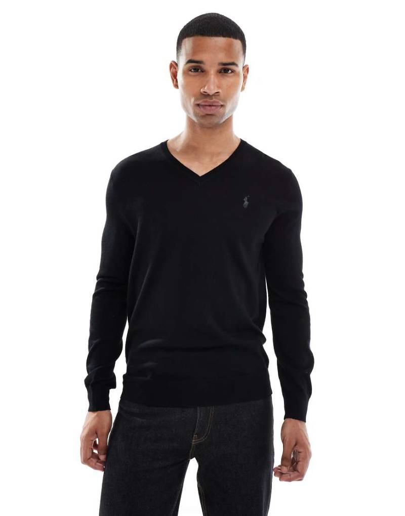 Polo Ralph Lauren - Strickpullover aus Merinowolle in Schwarz mit Markenlogo und V-Ausschnitt von Polo Ralph Lauren