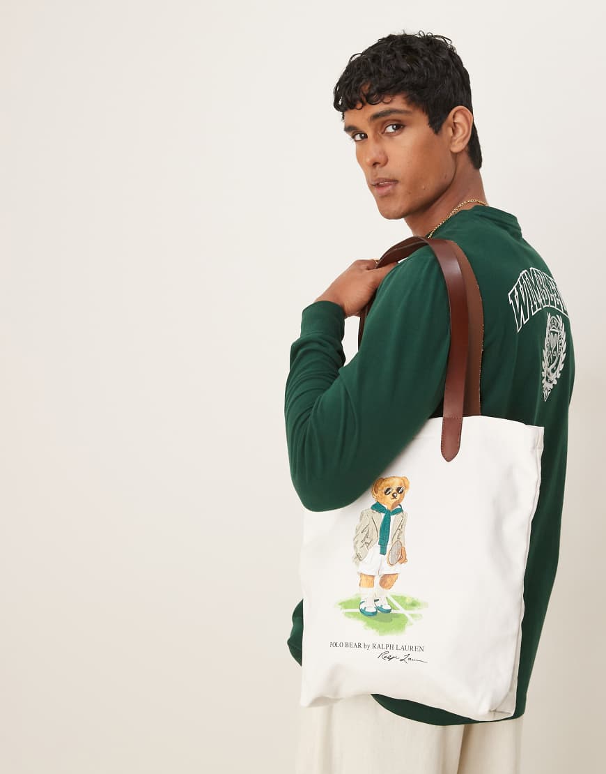 Polo Ralph Lauren - Wimbledon Capsule - Mittelgroße Tasche aus Canvas in Weiß mit Bären-Logoprint Polo Ralph Lauren - Wimbledon Capsule - Mittelgroße Tasche aus Canvas in Weiß mit Bären-Logoprint von Polo Ralph Lauren
