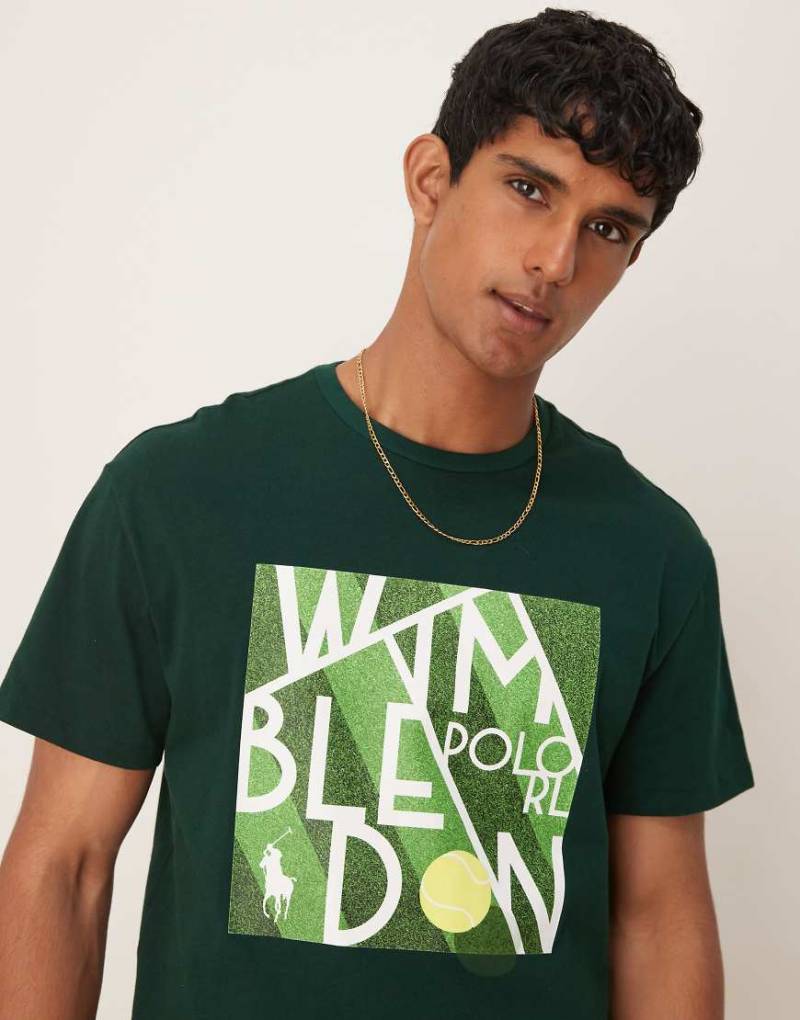 Polo Ralph Lauren - Wimbledon Capsule - T-Shirt in Dunkelgrün mit Print auf der Vorderseite von Polo Ralph Lauren