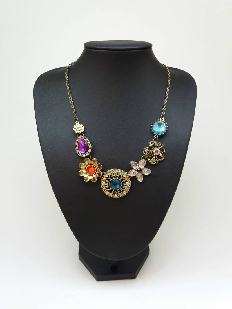 Bunte Blumen-Anweisung Kristall Halskette, Vintage Bronze Edel Hohl Blume Bib Statement, Kollier, Bunten Schmuck von Polumia