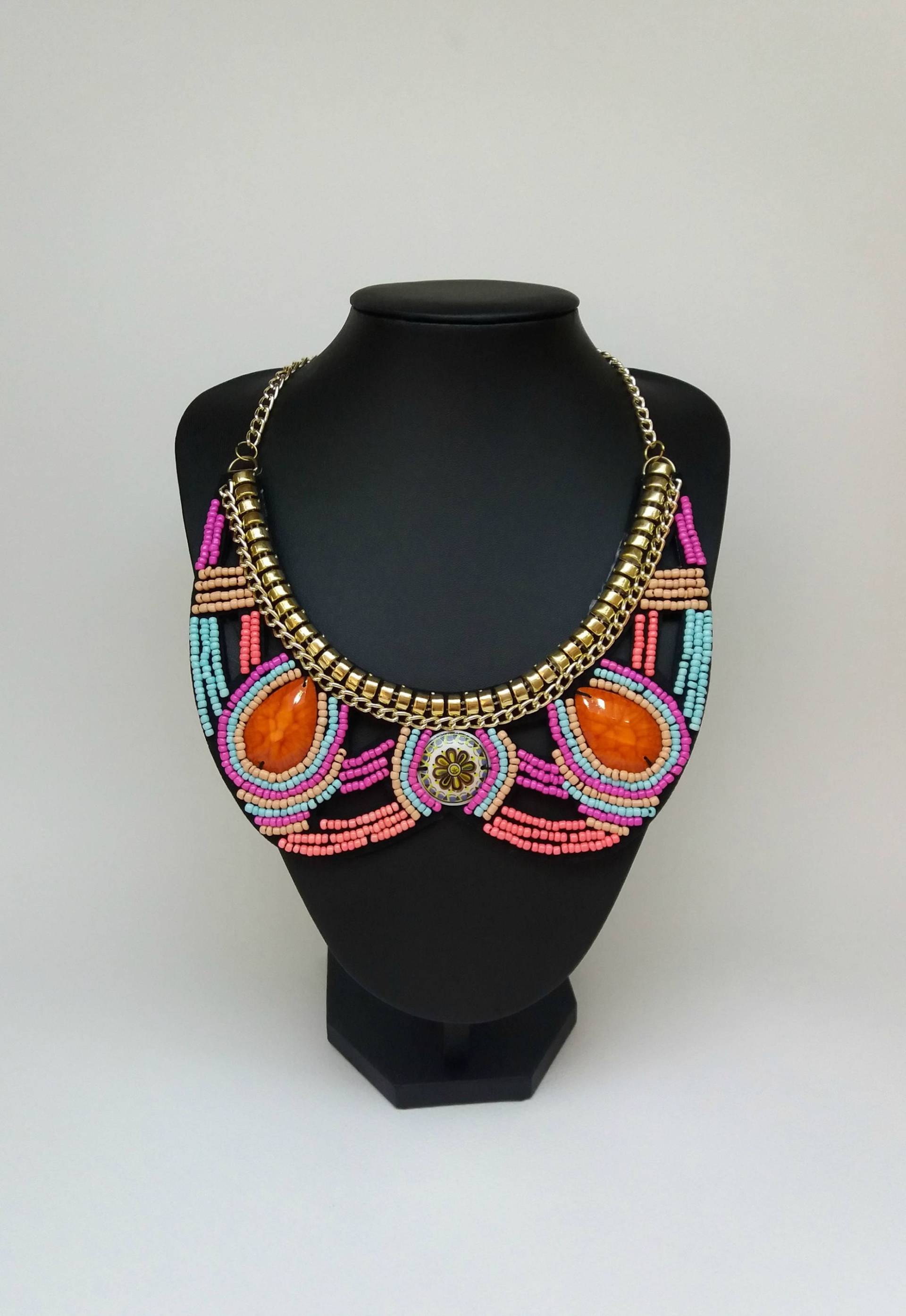 Bunte Perlen-statement-Modehalskette, Goldfarbene Kette, Mehrsträngige Halskette, Bunte Klobige Bunter Schmuck von Polumia