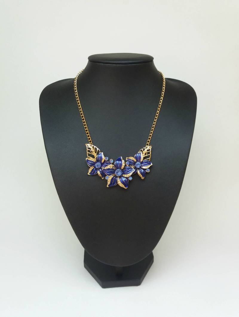 Dunkles Blau Gold Blatt Blume Kurze Lätzchen Erklärung Charme Massive Halskette Stuck Set Minimal Halskette, Schmuck, Elegante Mode Girly von Polumia