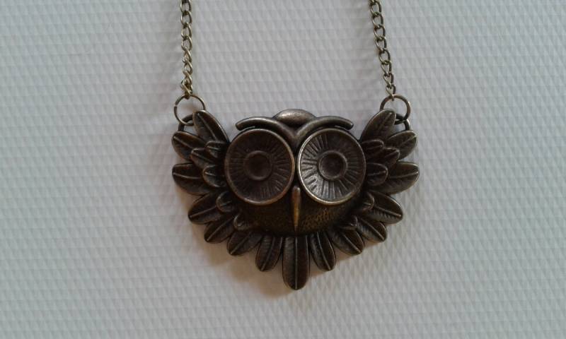 Frauen Antik Gold Kette Halsband Chunky Aussage Bib Halskette Schmuck Charm Halskette, Eulenhalskette, Tier Kette, Vogel-Halskette Frauen Antik Gold Kette Halsband Chunky Aussage Bib Halskette Schmuck Charm Halskette, Eulenhalskette, Tier Kette, Vogel-Halskette von Polumia