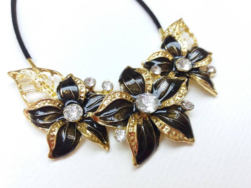 Gold Und Schwarze Blume Blätter Lätzchen Aussage Grobstrick Kristall Lange Anhänger Halskette Kragen Halsband, Frühling Sommer Halskette von Polumia
