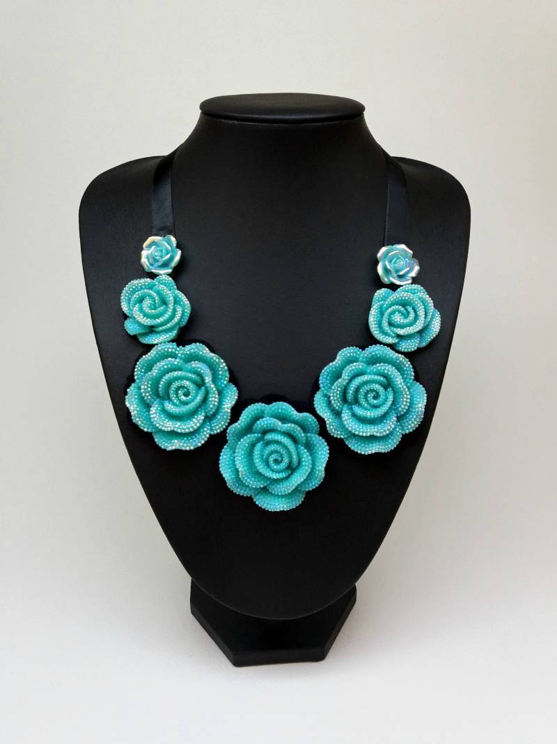 Hellblau Lätzchen Aussage Satin Schleife Rosen Blume Anhänger Halskette, Blaue Moderne Geschenk Für Mutter, Freundin von Polumia