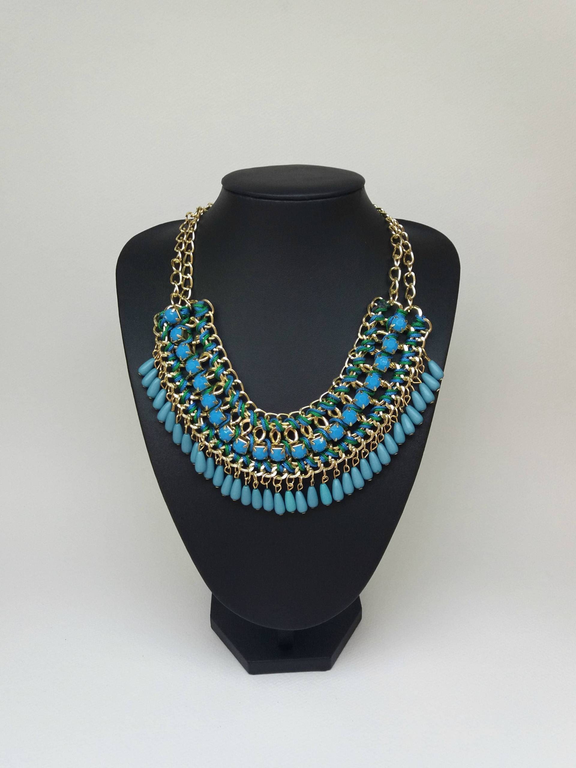 Leichte Blaue Kollier, Band, Blau Aussagenhalskette, Kurze Halskette, Moderne Geschenk Für Sie, Geburtstagsgeschenk, Tropfen Leichte Blaue Kollier, Band, Blau Aussagenhalskette, Kurze Halskette, Moderne Geschenk Für Sie, Geburtstagsgeschenk, Tropfen von Polumia