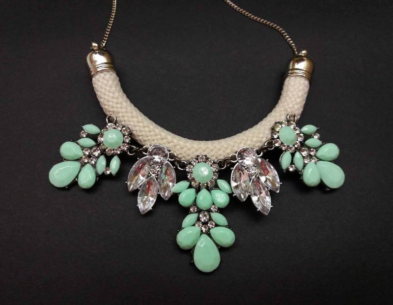 Licht Grün Kristall Blume Seil Lang Lätzchen Aussage Grobstrick Charme Halsband Halskette, Leichte Grüne Extra Lange Geschenk-Idee von Polumia