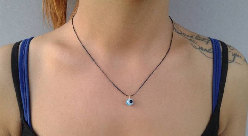 Türkis Evil Eye Halskette, Geschichtet, Kleine Zarte Kette, Glücksbringer Halskette von Polumia