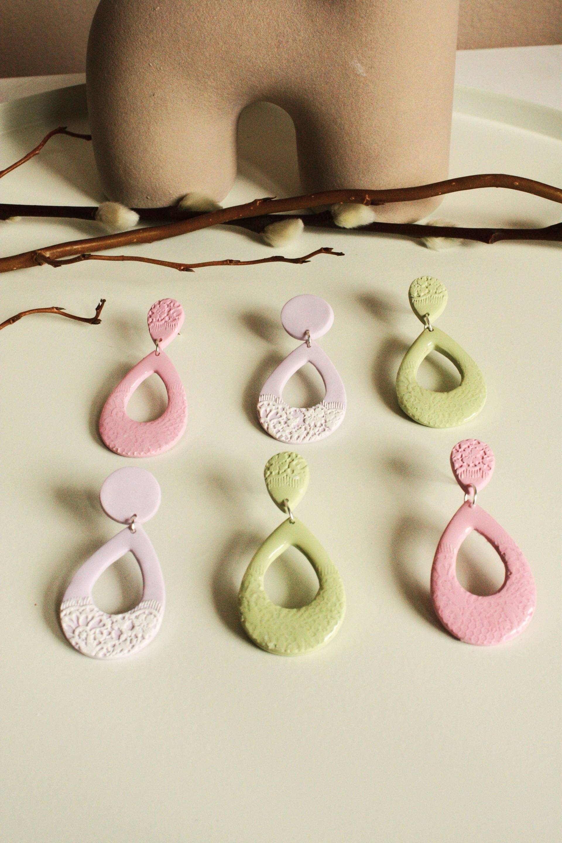 Linn // Pastellfarbene Statement-Ohrringe in Spitzenoptik Aus Polymer Clay, Uv-Resin Und Messing Linn // Pastellfarbene Statement-Ohrringe in Spitzenoptik Aus Polymer Clay, Uv-Resin Und Messing von PolyphonieDesign