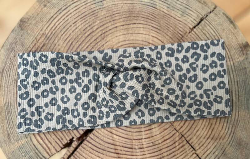 stirnband Leo, Mit Knoten Für Mädchen, Haarband Mädchen, Knotenstirnband , Rippjersey Leo Leo-Jersey, Label, Aufnäher von PomiPomiShop