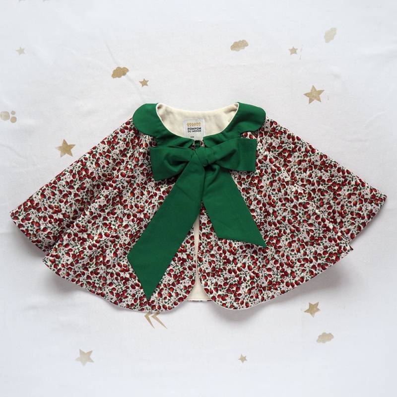 strawberry Capelet Für Feiern Und Spielen von PompomduMonde