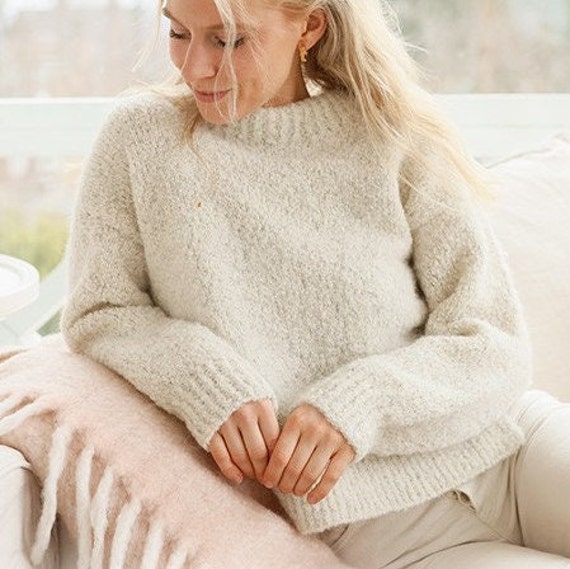 Gestrickter Cremepullover Oversized Pullover in 2 Fädigem Alpaka Bouclé. Größe Xs - Xxl. Für Ist Aus 100% von PonchoShawlScarves