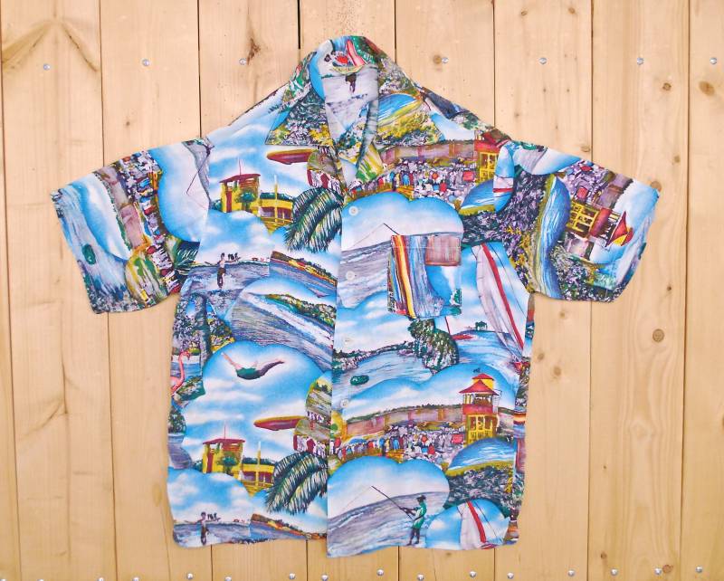 Vintage 1930/40 Kurzarm Kalte Rayon Hawaiian Shirt/Hergestellt in Kalifornien Cowpunk Rockabilly Retro Sammlerstück Selten von PontiacDryGoods