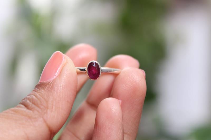 Handgemachter Rubin Solitärring 925 Sterling Silber Jubiläumsring von PoonamArtsNJewels
