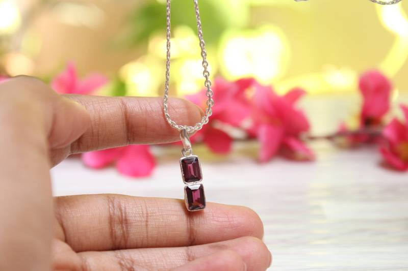 Rhodolith Granat Anhänger Handgemachter 925 Sterling Silber Charm Anhänger von PoonamArtsNJewels