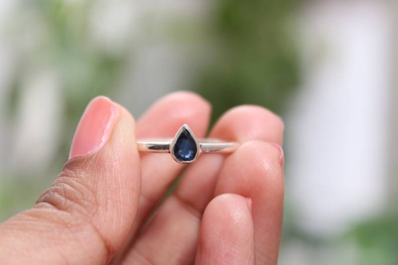 Royal Blau Saphir Ring Pear Cut Sterling Silber September Geburtsstein von PoonamArtsNJewels