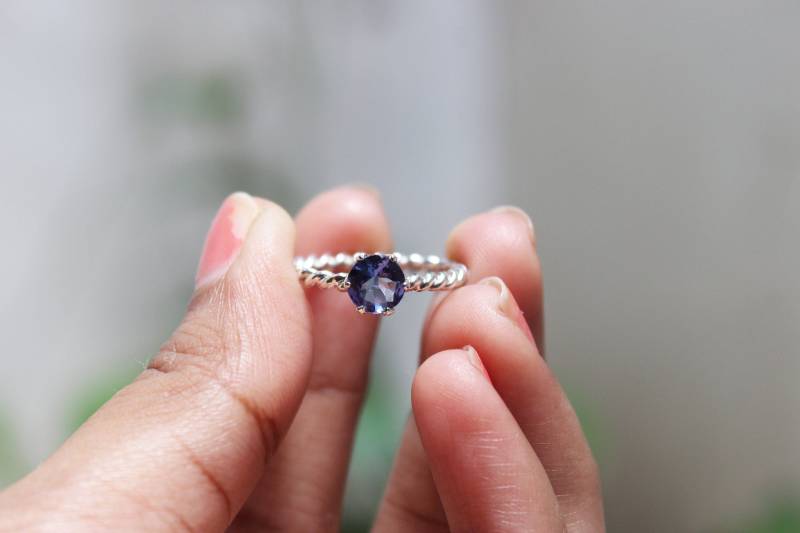 Tansanit Ring Runder Blauer Edelstein, 925 Sterling Silber Band Gedreht von PoonamArtsNJewels