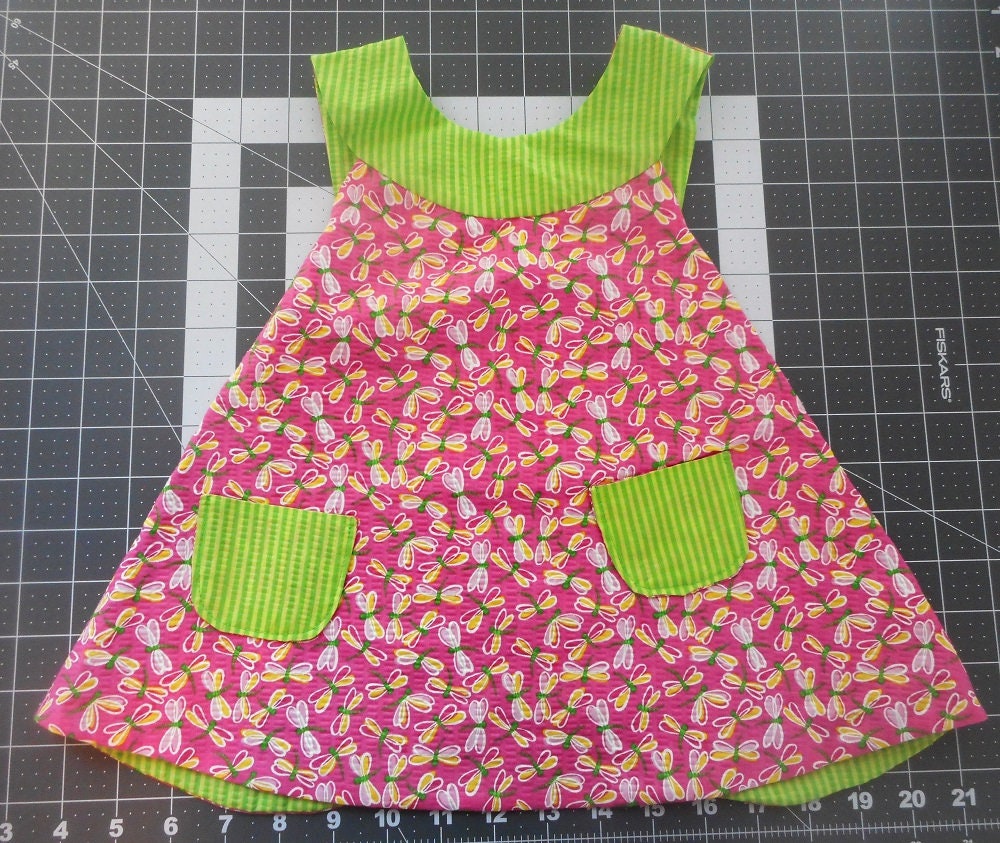 Baby-Reversible Libelle-Sonnen-Kleid, 12-18 Monate Baby-Reversible Libelle-Sonnen-Kleid, 12-18 Monate von PoopsnGigglesDiapers
