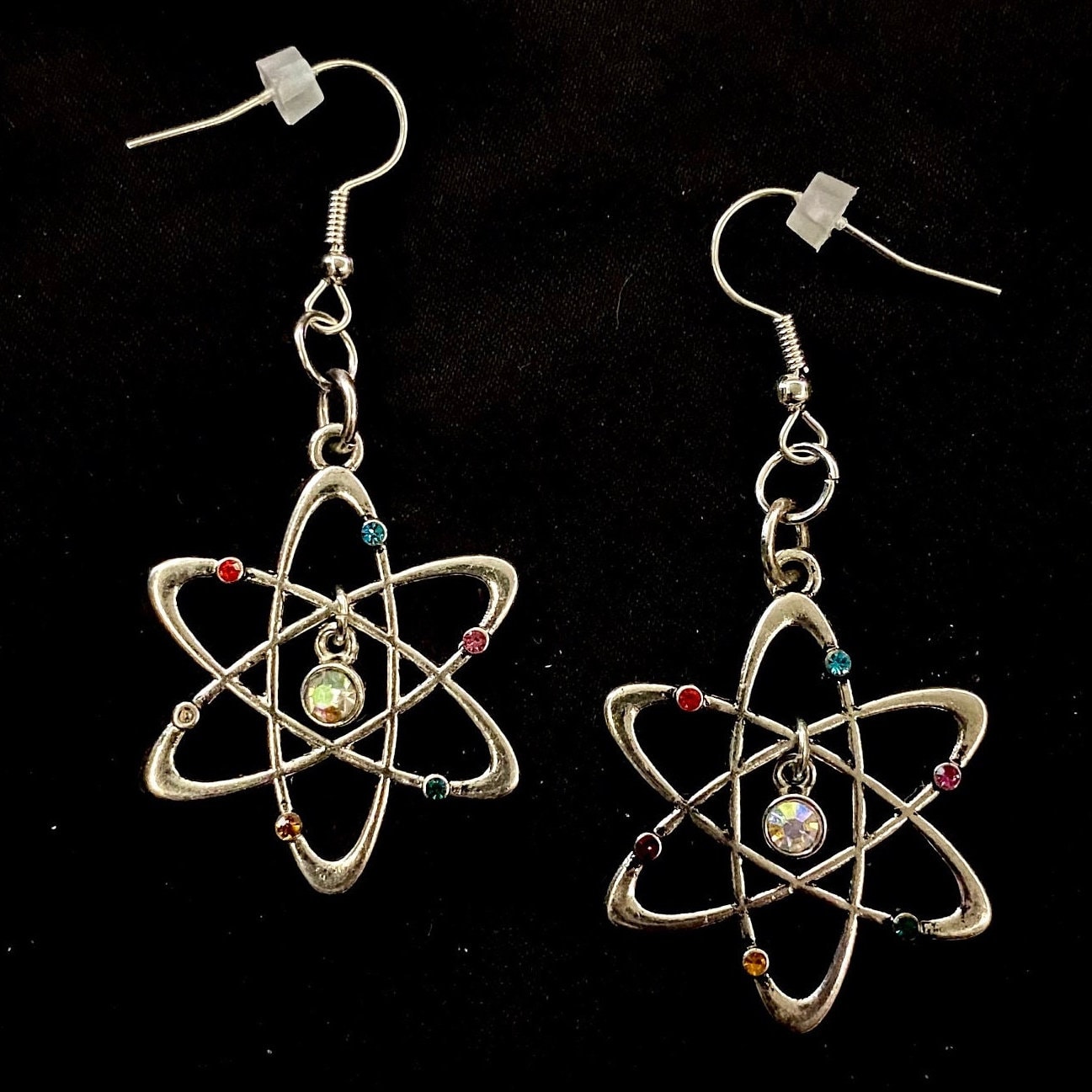 Atom Ohrringe, Schmuck, Silber Atom, Kern, Wissenschaft Nuklear Ohrring, Bunt von PopBangBoom