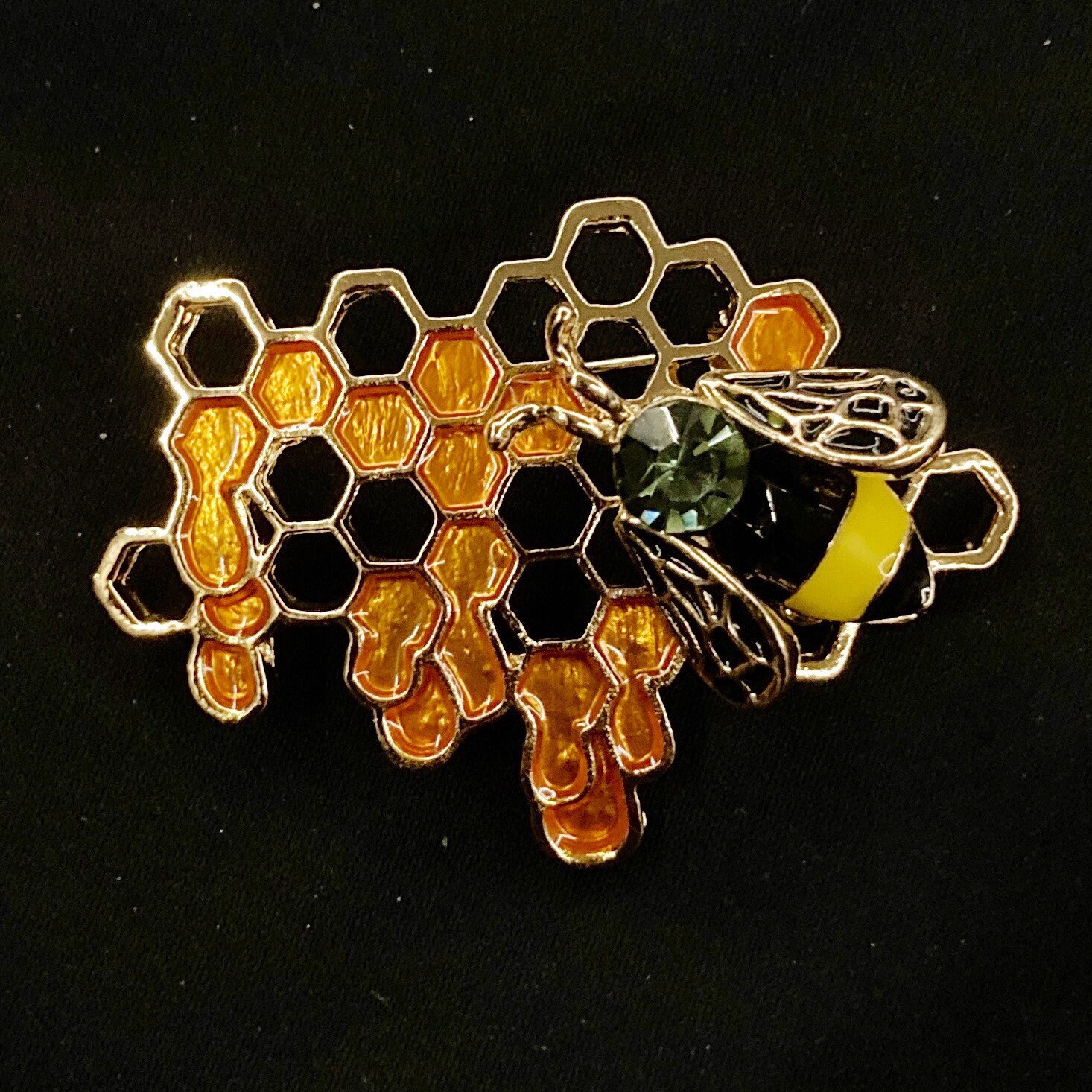 Biene Brosche, Bienenwabe, Bienenstock, Gelbe Biene, Schwarz Honigbiene, Hummel, Pin, Insekt Schmuck von PopBangBoom