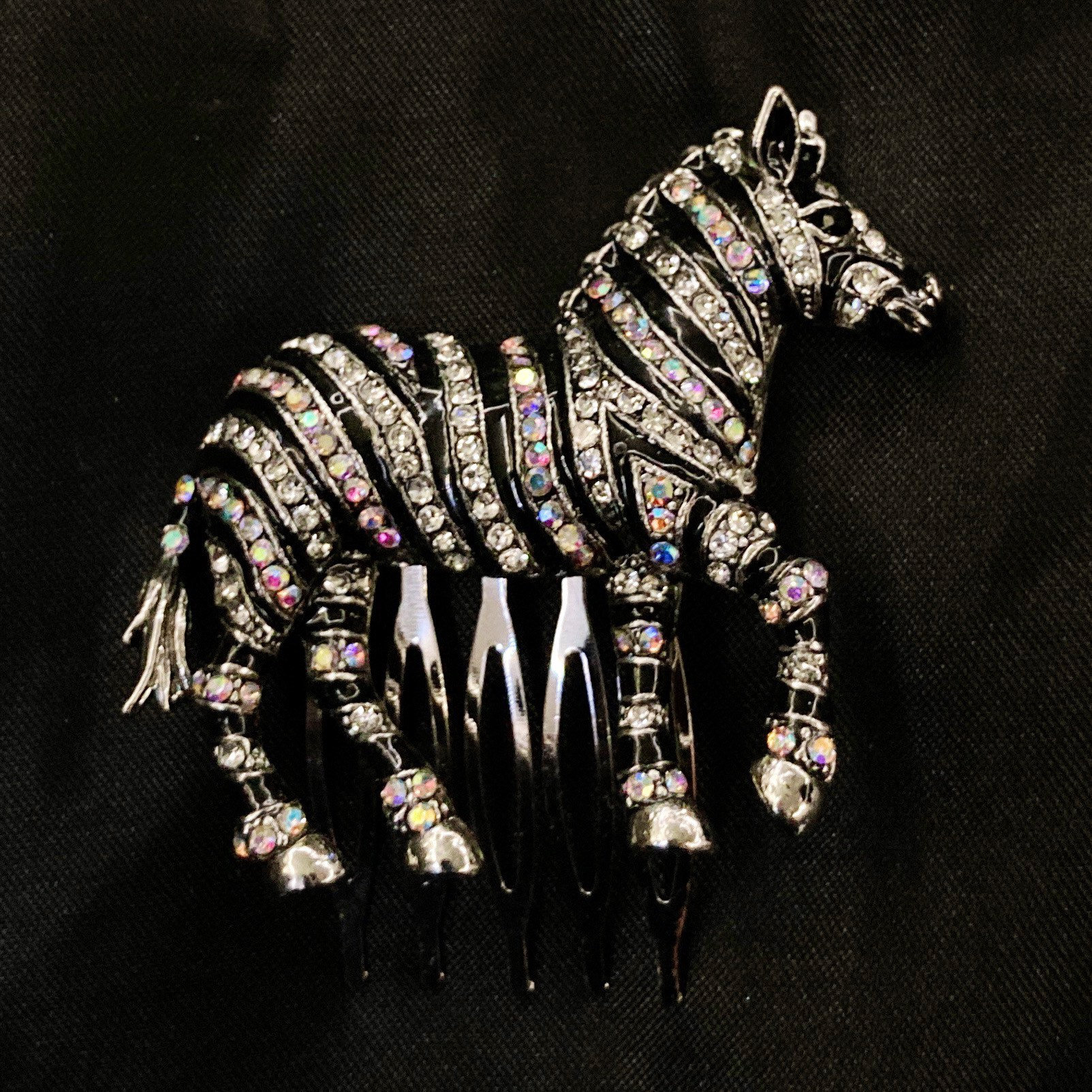 Zebra Haarkamm, Gestreifter Schmuck, Schwarz Weiß Silber, Zebra, Gestreiftes Regenbogen von PopBangBoom