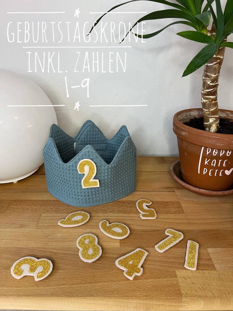 Geburtstagskrone Mit Zahlen Aus Stoff Als Komplettset „Waffel-Blau" Und Individuellen Nachhaltige Stoffkrone Zum Kindergeburtstag von Popokatepete