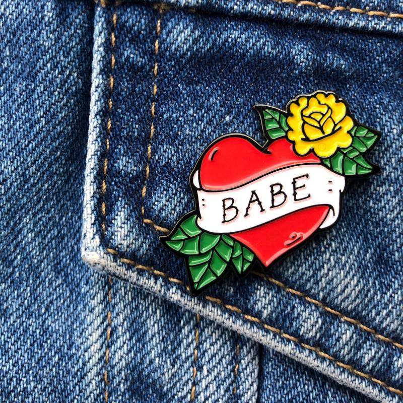 Babe Tattoo Emaille Pin | Bachelorette Pin, Brautjungfer Hen Party Abzeichen, Hochzeit Geschenk von PoppyLanePrintables