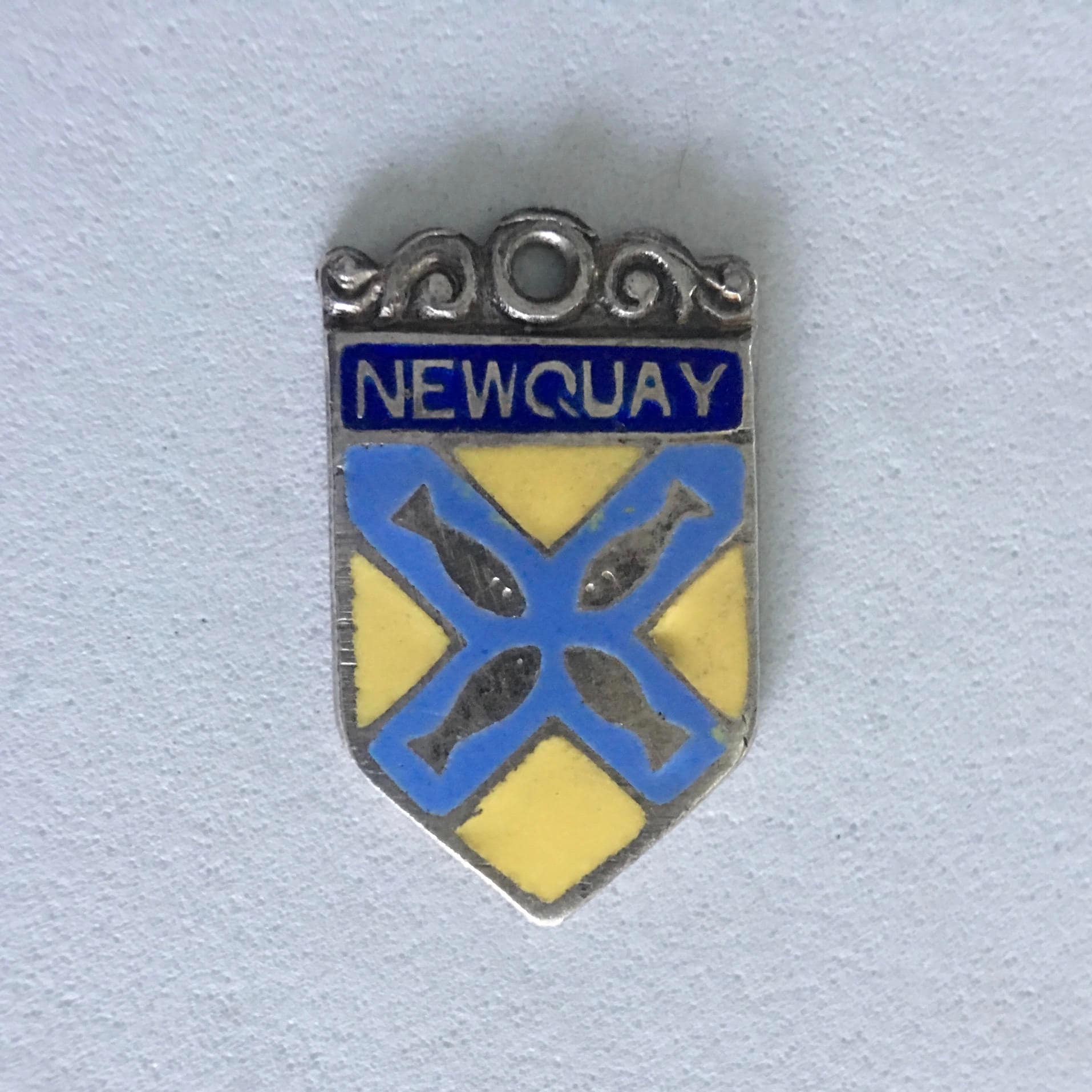 Neue Quay.925 Sterling Silber Und Emaille Vintage Reise Schild Charme Neue Quay.925 Sterling Silber Und Emaille Vintage Reise Schild Charme von PoppyseedHill