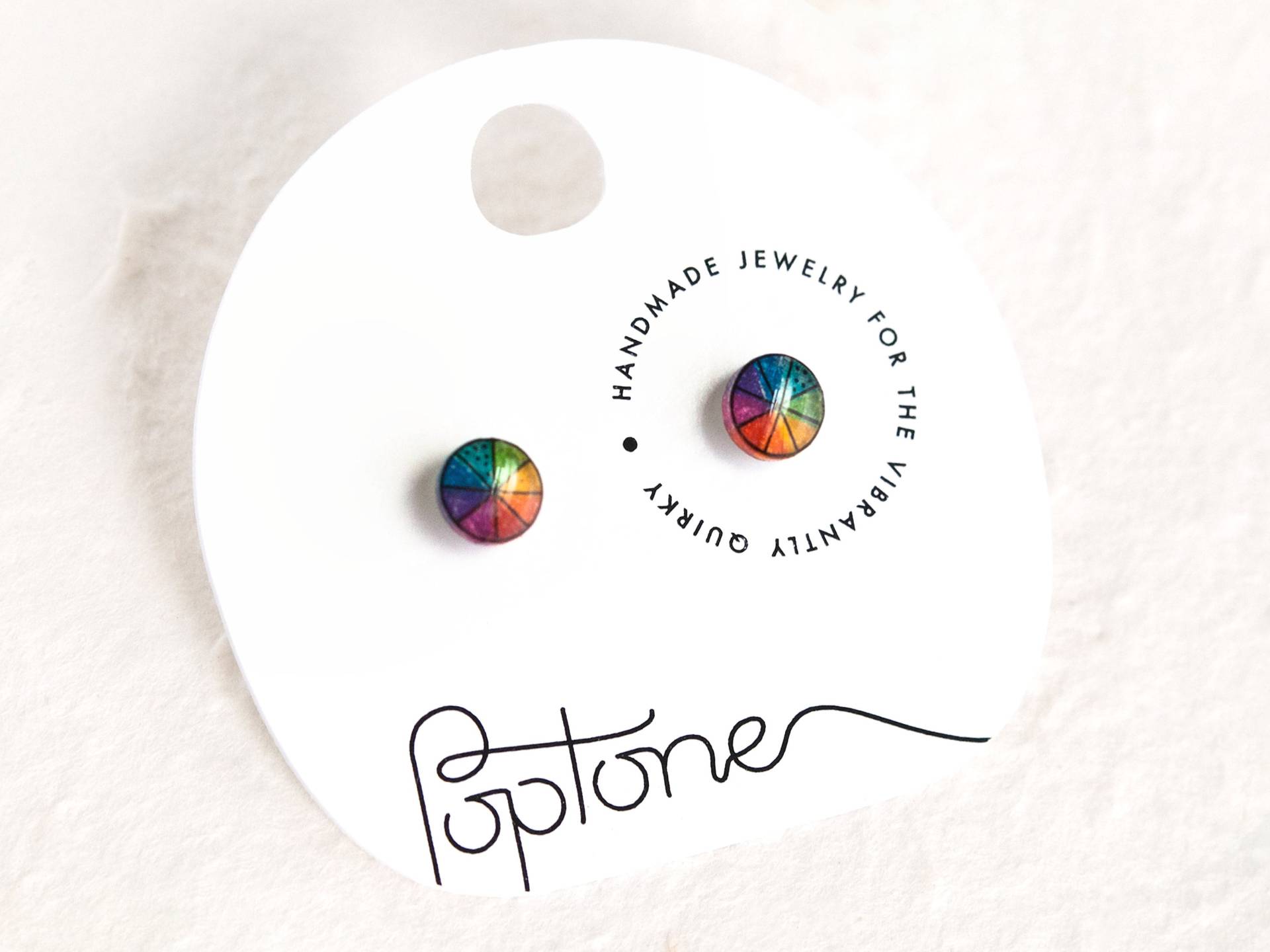 Kleine Farbrad Ohrstecker/Lgbt Pride Regenbogen Ohrringe Kunstlehrer Geschenk Kleine Farbrad Ohrstecker/Lgbt Pride Regenbogen Ohrringe Kunstlehrer Geschenk von Poptone