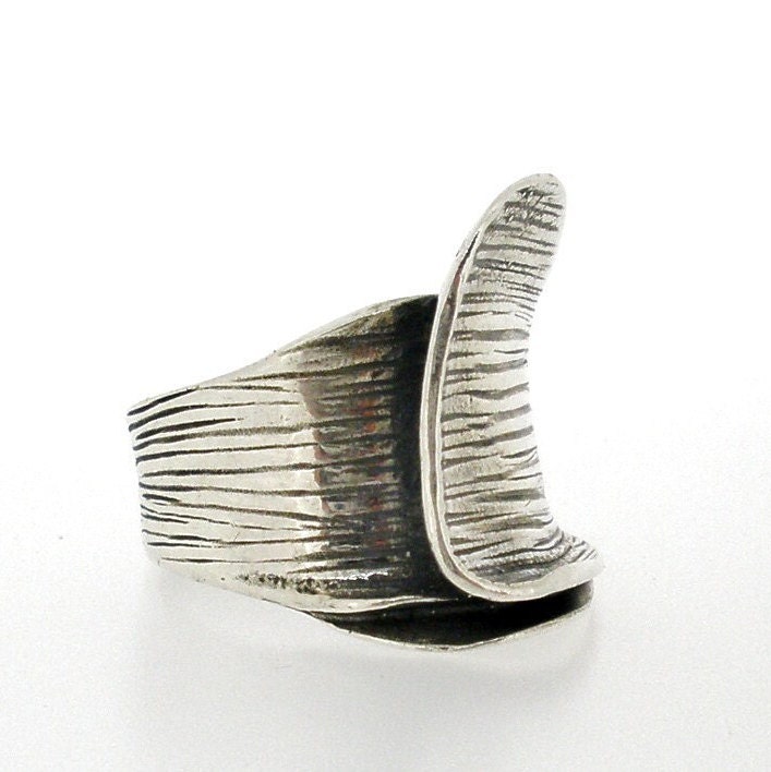 Breiter, Klobiger Ring Aus Sterlingsilber, Einzigartiger Gravierter Boho-Ring Für Frauen von Porans
