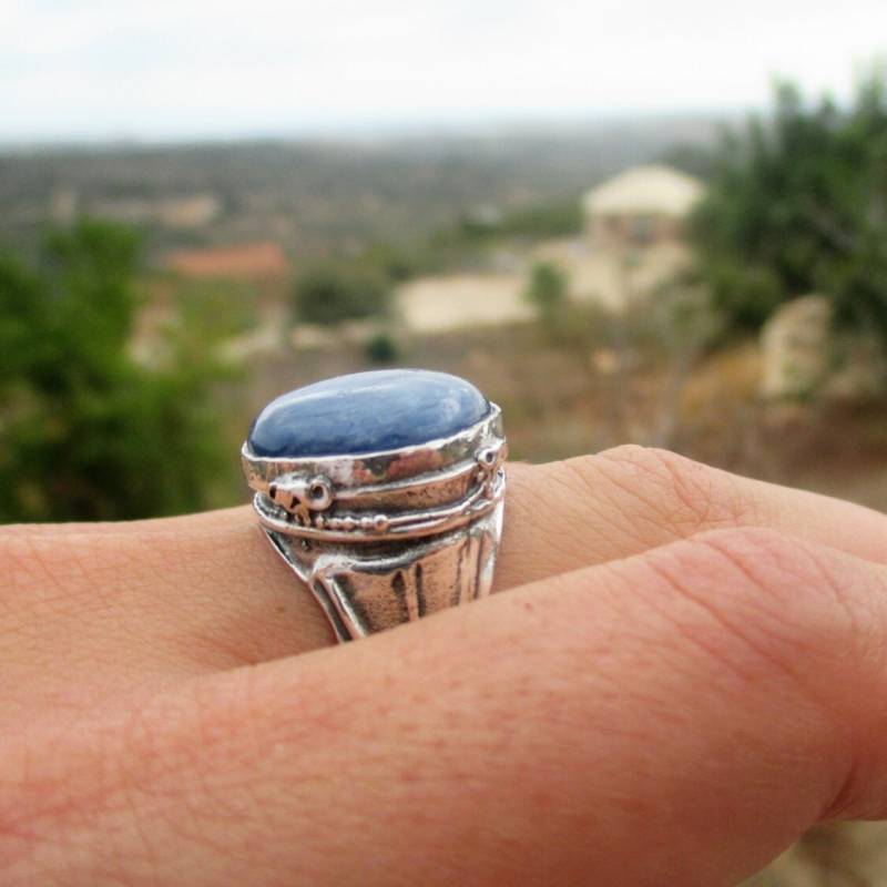 Kyanit Silberring Großer Statementring Mit Blauem Stein von Porans