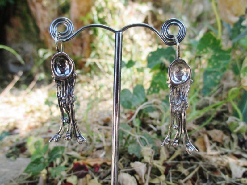 Oxidierte Sterling Silber Wasserfall Ohrringe Handgefertigtes Graviertes Design von Porans