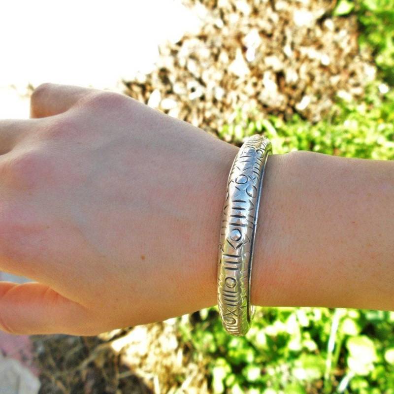 sterling Silber Unisex Armreif Handgefertigter Siegelring-stil von Porans