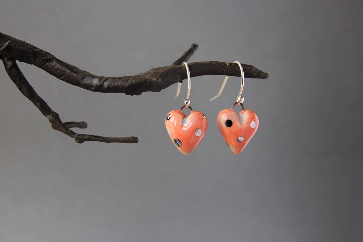 Herz Ohrringe, Keramik Porzellan Niedliche Ohrhänger Mit Herz, Silber Valentinstag Geschenk von PorcelainCreatures