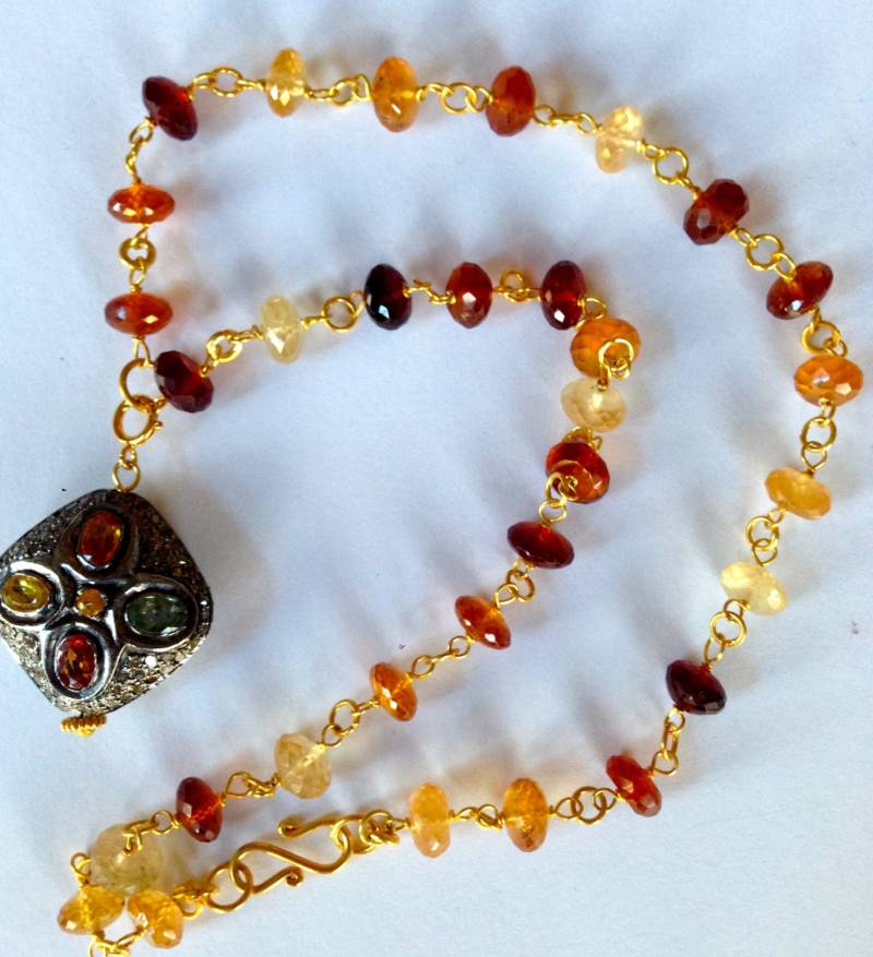 Diamant Saphir Statement Anhänger Halskette Hessonit Granat Wire Wrapped Kette von PorcelainIndustry