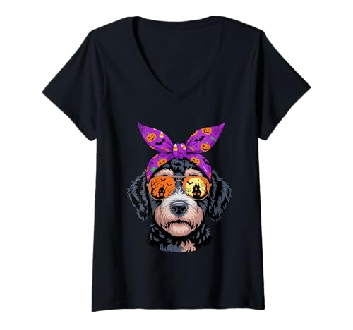 Damen Halloween Bandana Portuguese Water Dog Portie T-Shirt mit V-Ausschnitt Damen Halloween Bandana Portuguese Water Dog Portie T-Shirt mit V-Ausschnitt von Portuguese Water Dog Lover Gifts