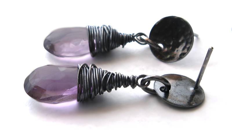 Amethyst Briolette Edelsteine Mit Oxidierten Sterling Silber Ohrsteckern Amethyst Briolette Edelsteine Mit Oxidierten Sterling Silber Ohrsteckern von PoseidonsBooty