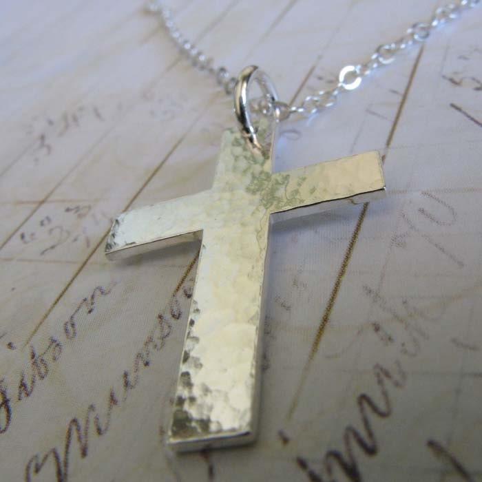 Christian Kreuz Gehämmert Sterling Silber Anhänger Halskette Christian Kreuz Gehämmert Sterling Silber Anhänger Halskette von PoseidonsBooty