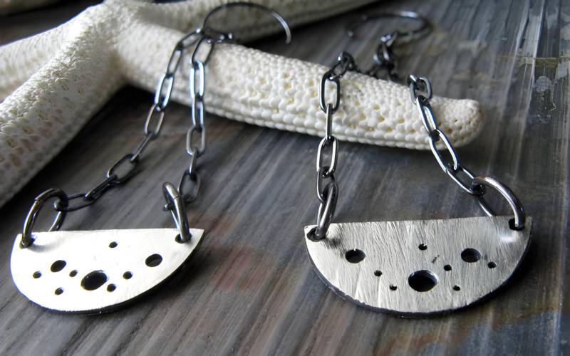 Einzigartige Lange Halbkreis Zierliche Ohrringe Handwerker Aus Sterlingsilber Handgefertigt Einzigartige Lange Halbkreis Zierliche Ohrringe Handwerker Aus Sterlingsilber Handgefertigt von PoseidonsBooty