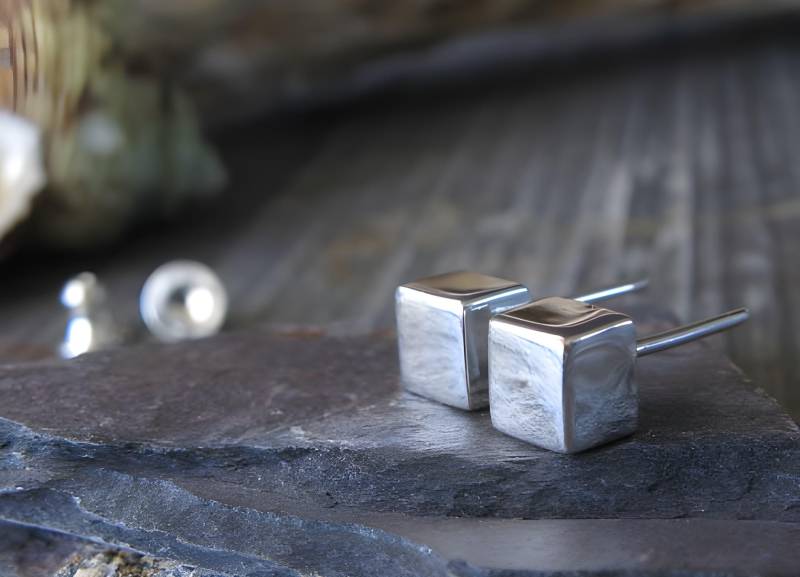 Große 5 Mm Würfel Ohrstecker Handgefertigt in Sterling Silber Große 5 Mm Würfel Ohrstecker Handgefertigt in Sterling Silber von PoseidonsBooty