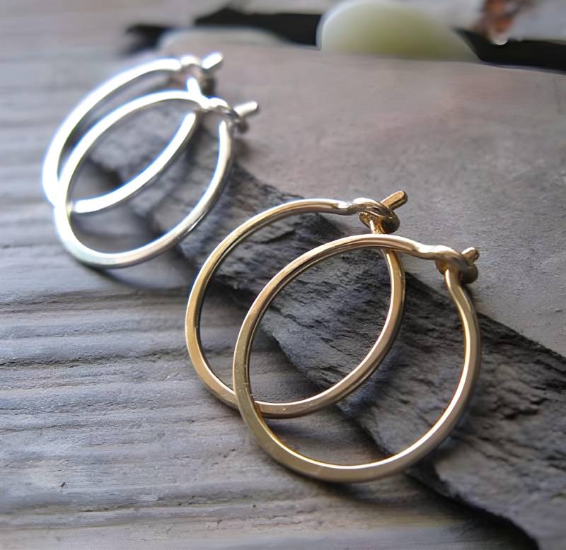 Handgemachte 1/2 "Sterling Silber Oder Gold Schläfer Hoop Ohrringe - Minimalist Style Handgemachte 1/2 "Sterling Silber Oder Gold Schläfer Hoop Ohrringe - Minimalist Style von PoseidonsBooty